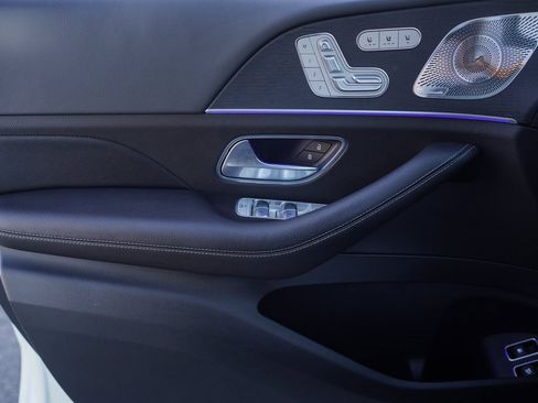 Used 2024 Mercedes-Benz GLE 450e 4MATIC image 35