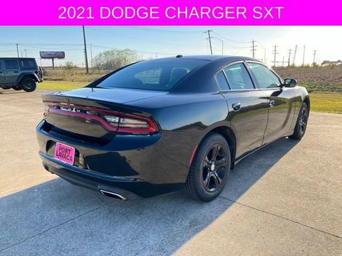 Used 2021 Dodge Charger SXT w/ Leather Interior Group image 7
