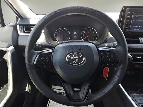 Used 2021 Toyota RAV4 LE AWD/4WD image 14