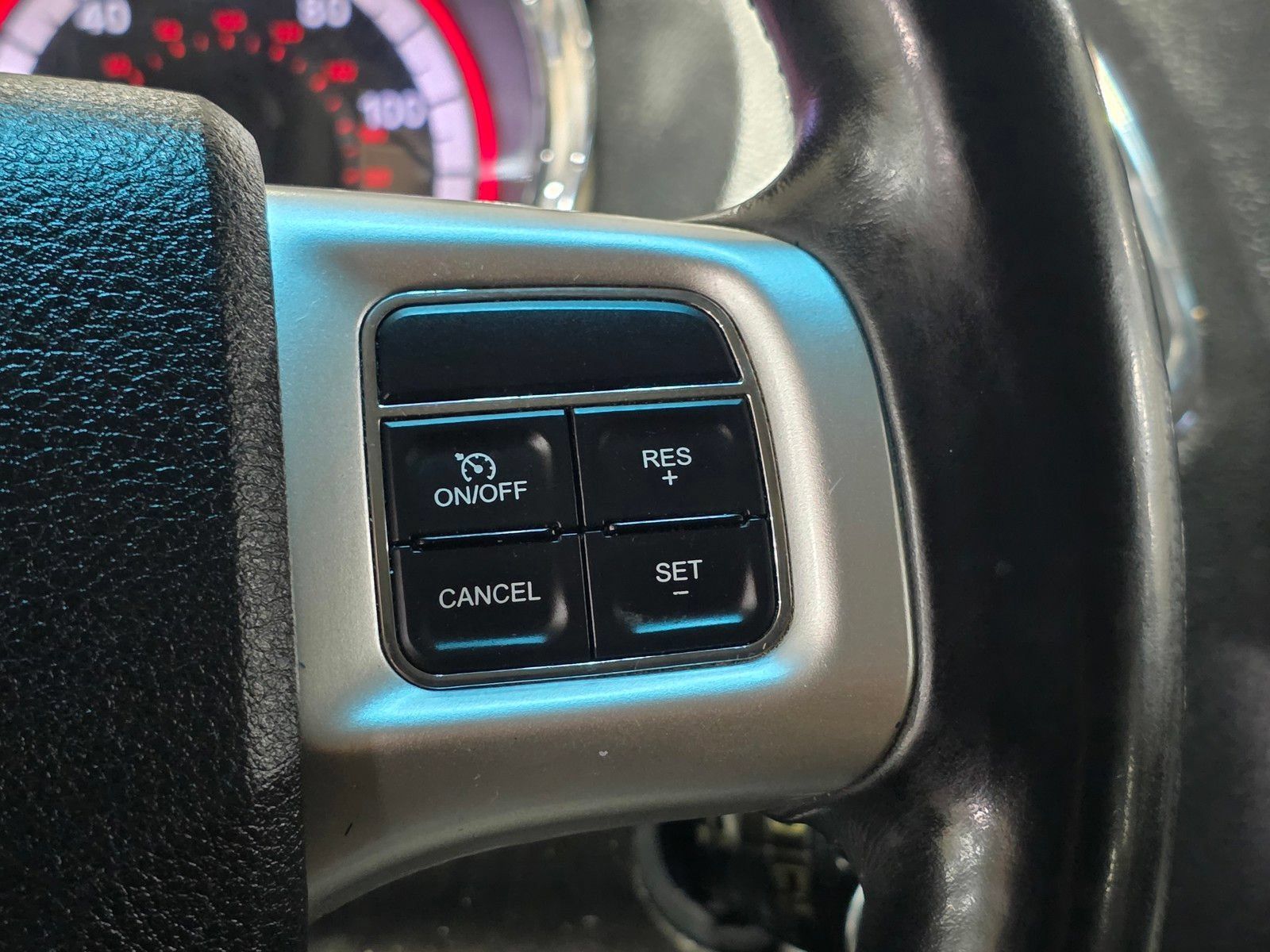 Used 2012 Dodge Grand Caravan Crew FWD image 29