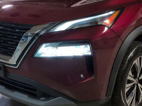 Used 2021 Nissan Rogue SV FWD image 11