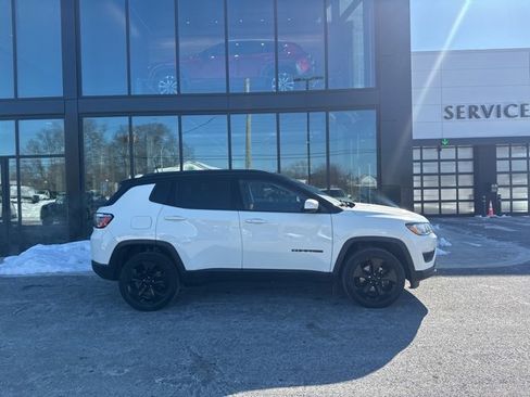 Used 2021 Jeep Compass Latitude image 2