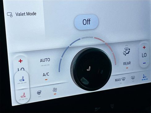 Used 2024 Ford Expedition Limited image 21