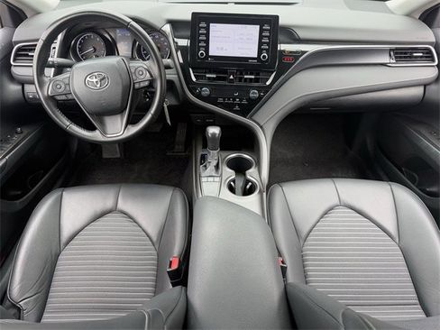 Used 2023 Toyota Camry SE image 10