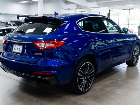 Used 2019 Maserati Levante Trofeo AWD/4WD image 6