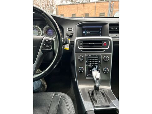 Used 2013 Volvo S60 T5 image 17