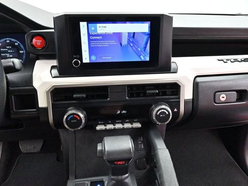 Used 2024 Toyota Tacoma TRD Off-Road AWD/4WD image 20