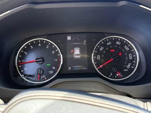 Used 2022 Toyota RAV4 XLE w/ Convenience Package FWD image 16