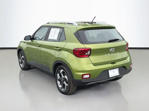 Used 2023 Hyundai Venue SEL image 7