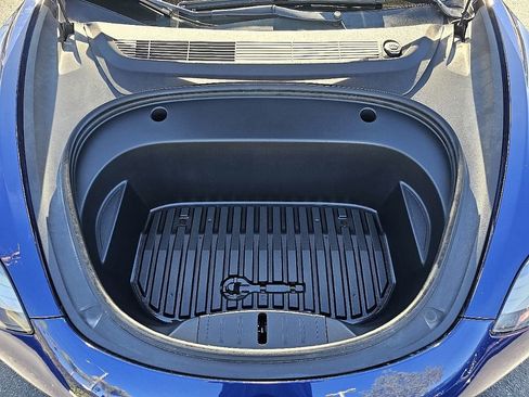 Used 2023 Tesla Model 3 Standard Range image 12