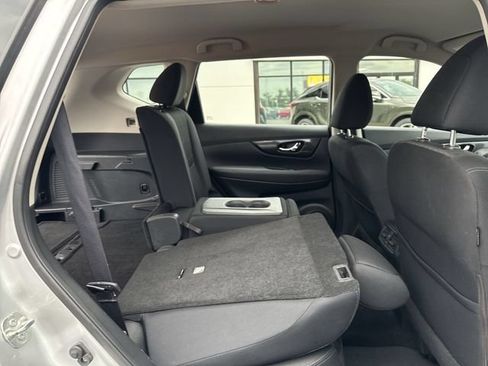 Used 2017 Nissan Rogue S FWD image 16