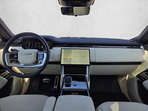 New 2025 Land Rover Range Rover Long Wheelbase SE image 15