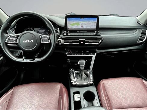 Used 2022 Kia Seltos SX w/ Sunroof Package AWD/4WD image 6