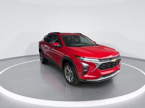 New 2026 Chevrolet Trax LT w/ Driver Confidence Package FWD image 2