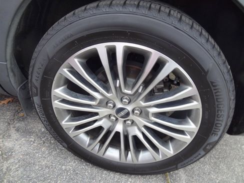 Used 2016 Lincoln MKX Reserve w/ Technology Package image 11