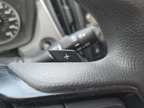 Used 2025 Subaru Crosstrek 2.0i Premium AWD/4WD image 45