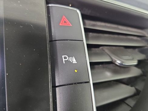 Used 2019 Buick Enclave Essence FWD image 27