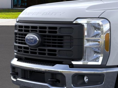 New 2026 Ford F250 XL w/ XL Chrome Package AWD/4WD image 17
