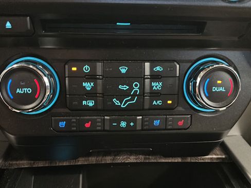 Used 2018 Ford F250 Lariat w/ Chrome Package AWD/4WD image 17