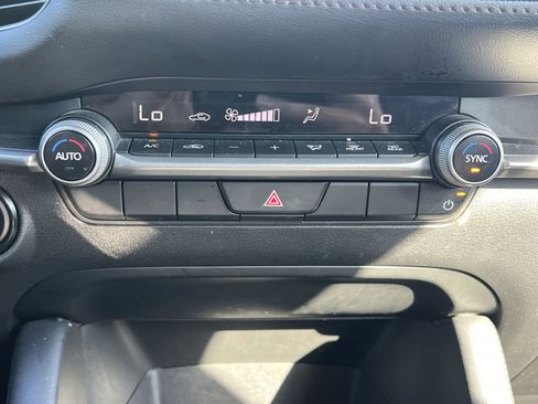 Used 2024 MAZDA MAZDA3 s FWD image 7