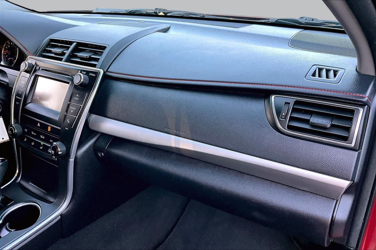 Used 2016 Toyota Camry SE FWD image 17