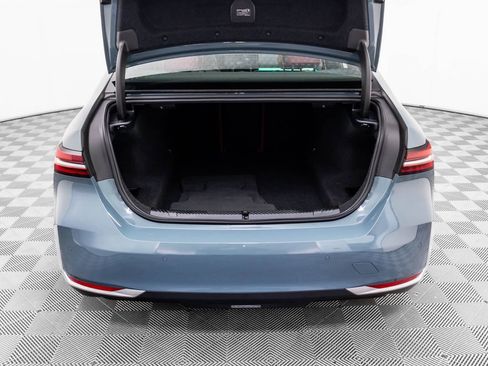 Used 2025 BMW 540i xDrive w/ Premium Package image 32