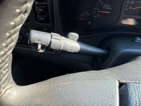 Used 2005 Chevrolet Silverado 2500 LS w/ Heavy-Duty Power Package image 24