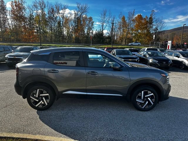 Certified 2025 Nissan Kicks SV FWD image 4