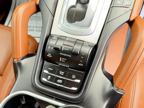 Used 2016 Porsche Cayenne GTS AWD/4WD image 67