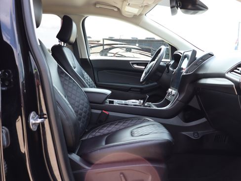 Used 2024 Ford Edge Titanium image 13