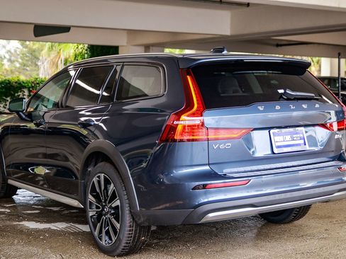 New 2026 Volvo V60 B5 Cross Country Ultra w/ Climate Package image 4