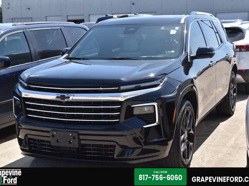 Used 2026 Chevrolet Traverse High Country w/ LPO, Floor Liner Package AWD/4WD image 1