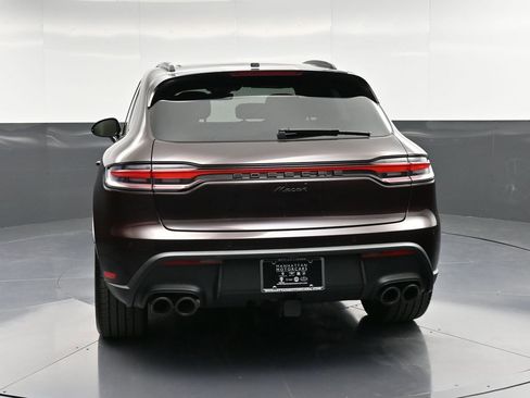 Certified 2025 Porsche Macan image 7