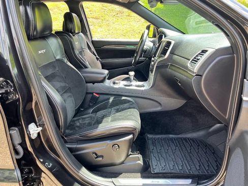 Used 2015 Jeep Grand Cherokee SRT AWD/4WD image 38