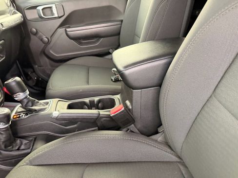 Used 2023 Jeep Wrangler Unlimited Sport image 14