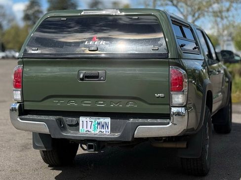 Used 2021 Toyota Tacoma TRD Off-Road image 5