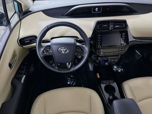 Certified 2020 Toyota Prius XLE w/ Premium Convenience Package image 4