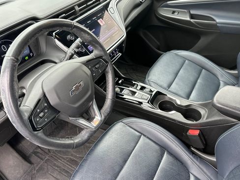 Used 2022 Chevrolet Bolt EUV LT w/ Convenience Package image 11