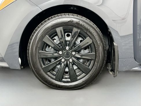 Used 2025 Toyota Corolla LE image 29
