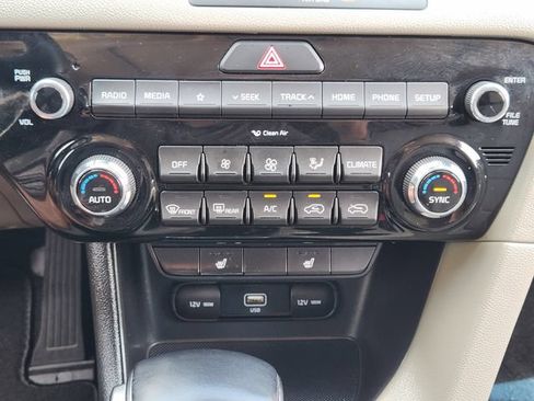 Used 2022 Kia Sportage EX FWD image 19
