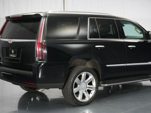 Used 2020 Cadillac Escalade Luxury image 19