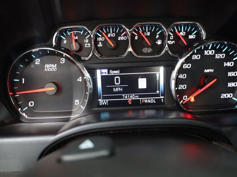 Used 2018 GMC Sierra 2500 SLT w/ Suspension Package, Off-Road AWD/4WD image 14