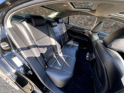 Used 2015 Lexus ES 350 w/ Ultra Luxury Package image 24