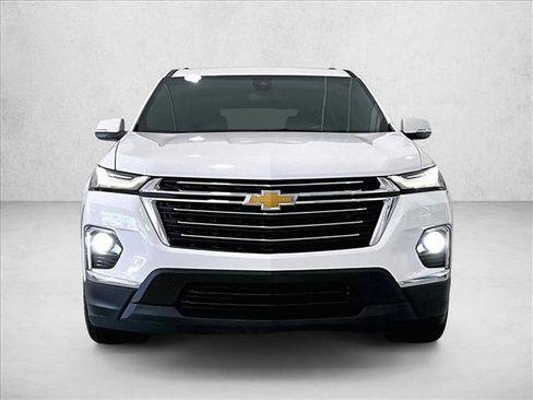 Used 2023 Chevrolet Traverse LT FWD image 3