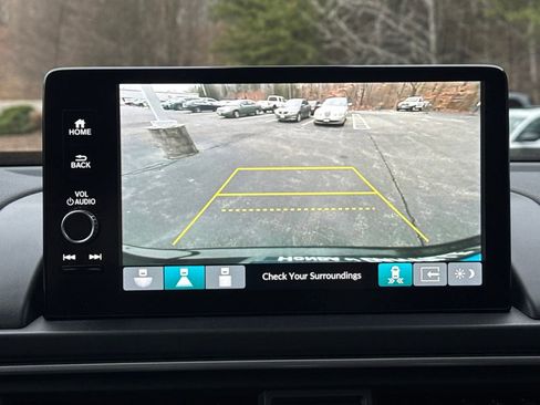 Used 2024 Honda Pilot Touring image 19