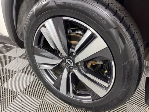 Used 2023 Nissan Rogue SL FWD image 15