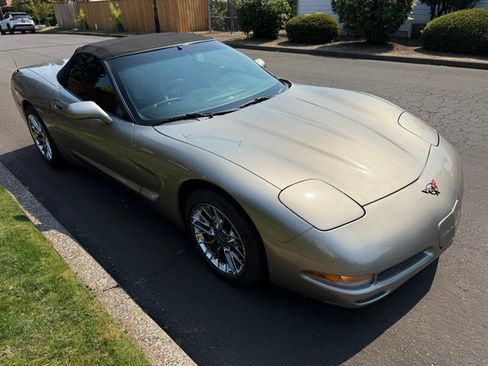 Used 1998 Chevrolet Corvette w/ Memory Pkg image 6