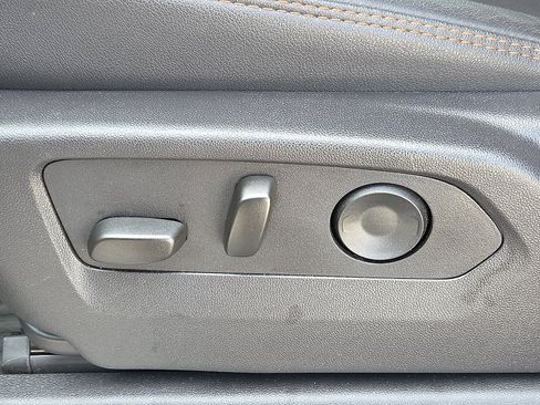 Used 2025 GMC Sierra 1500 AT4 image 14