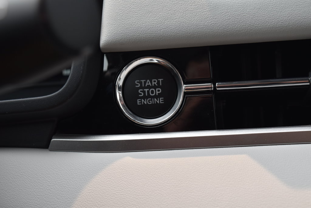 New 2025 Mitsubishi Outlander AWD image 21