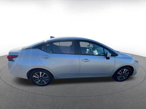 Used 2025 Nissan Versa SV FWD image 16
